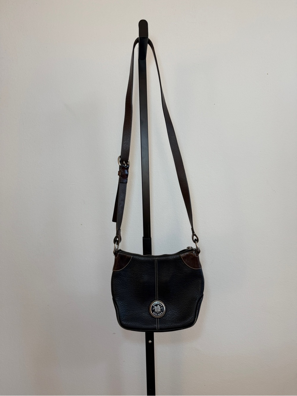 Dooney & Bourke Black Pebbled Leather Crossbody Bag Brown Trim | Good Condition - Picture 3 of 8